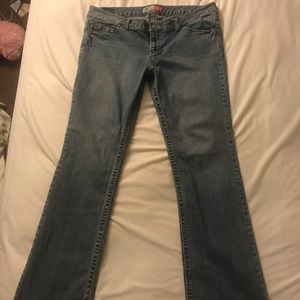 Aeropostale’s Chelsea skinny bootcut curvy 17/18